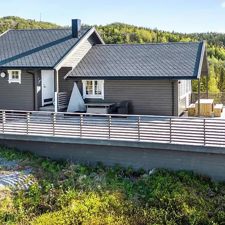 4 Star In Semesterbostad Naustbukta